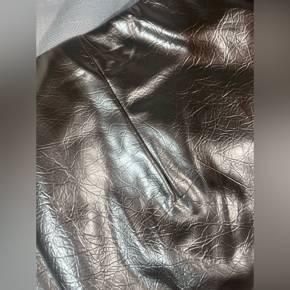 New without Tags Shiny Silver Faux Leather Future Collection Mini Skirt - XL - Picture 3 of 5